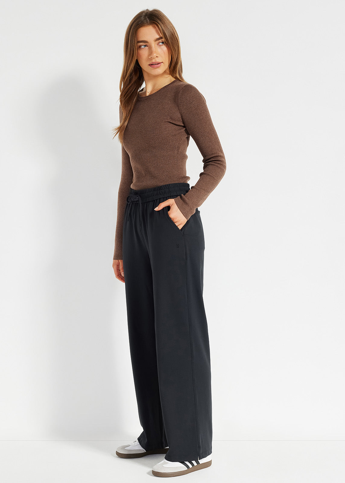 Travel Wide Leg Pant