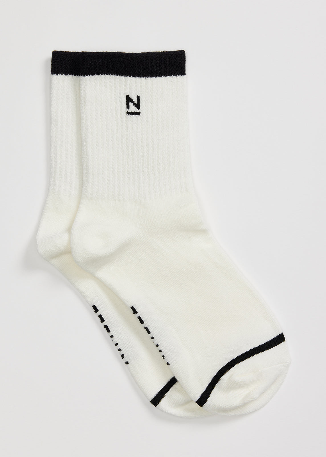 Essential N Quarter Sock